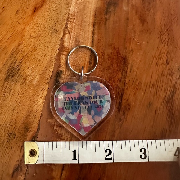 Taylor Swift The Eras Tour confetti keychain - Picture 6 of 8